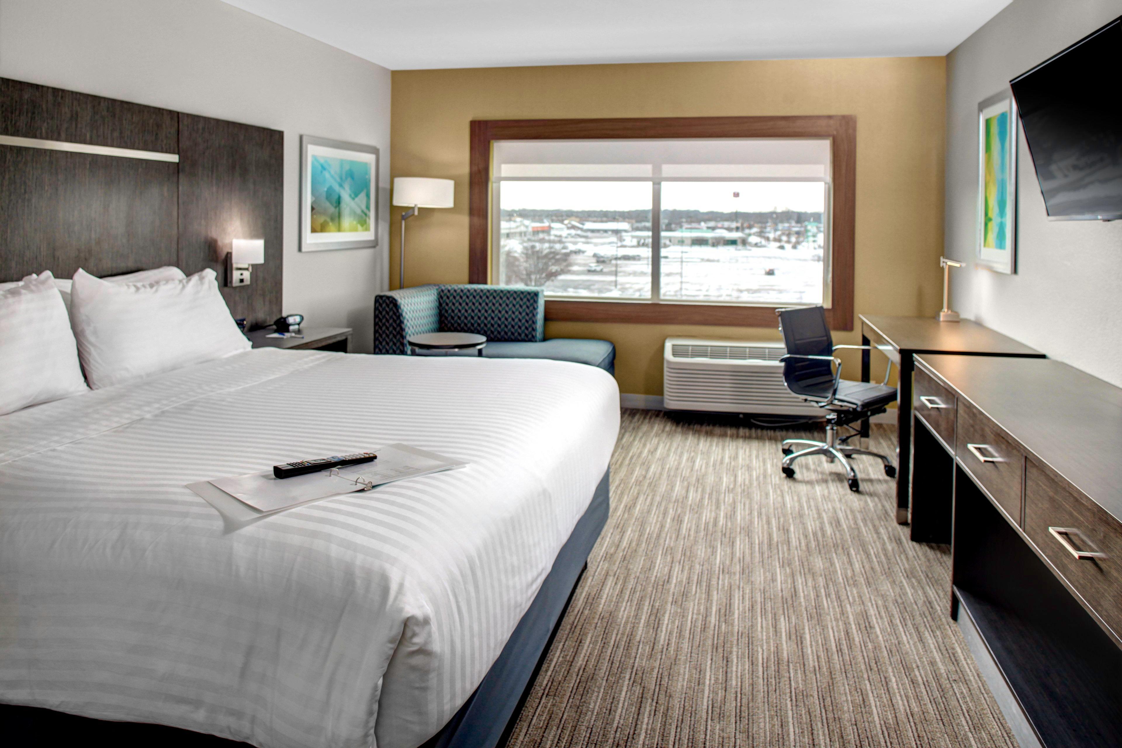 Holiday Inn Express & Suites Coldwater By Ihg Exterior foto