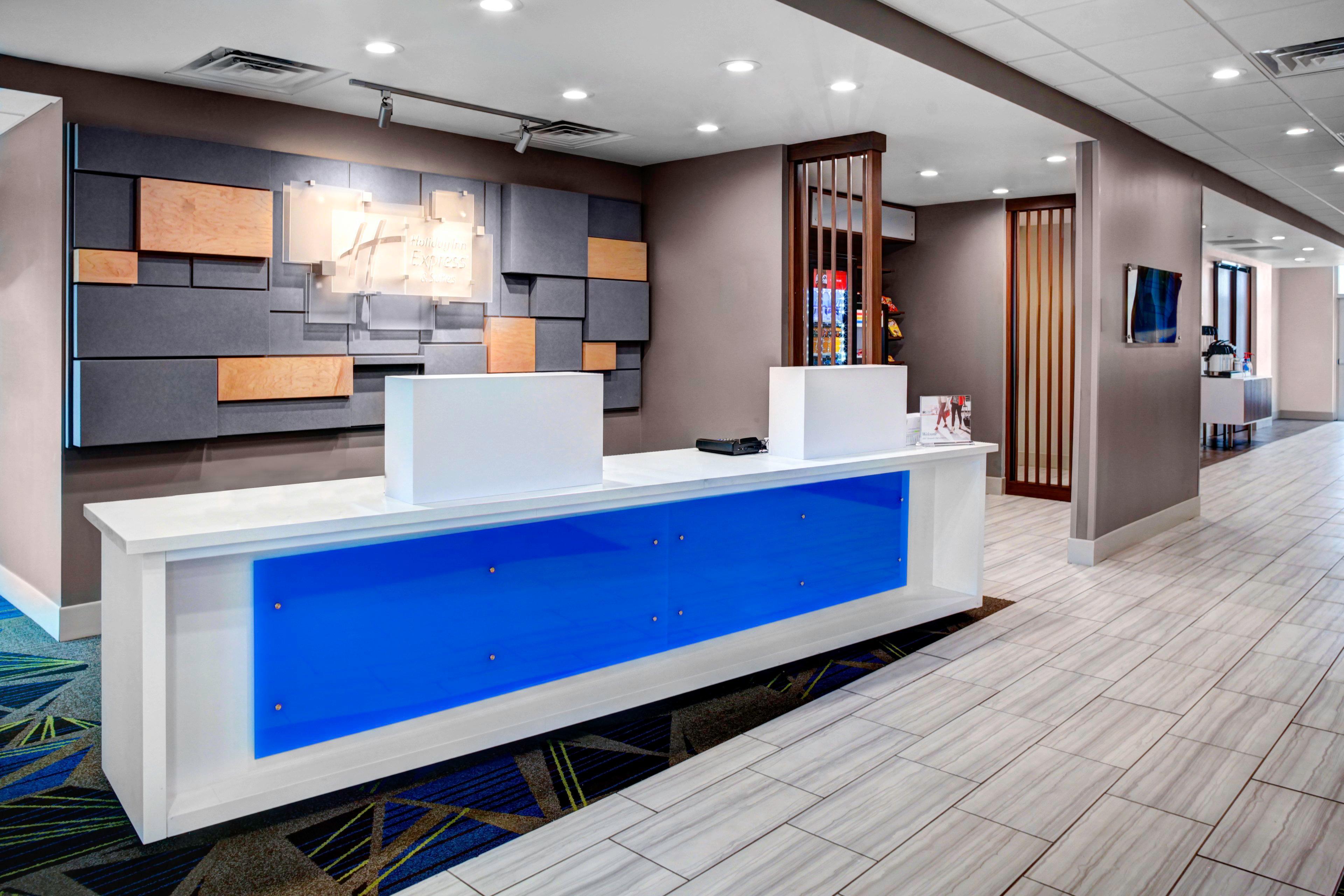 Holiday Inn Express & Suites Coldwater By Ihg Exterior foto